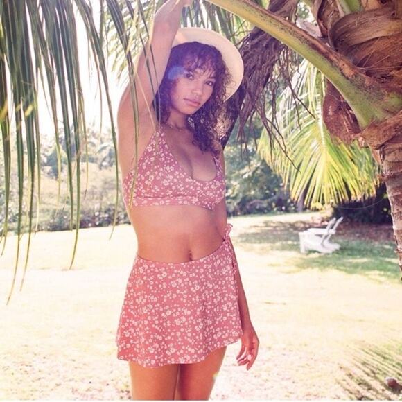 Andie Swim Sarong Coverup in Ditsy Floral Rose Pink Size Medium - Picture 3 of 9